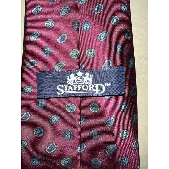 Stafford 100% Silk Neck Tie Burgundy With Blue Accent Designs Approx 55” Long - Picture 2 of 6